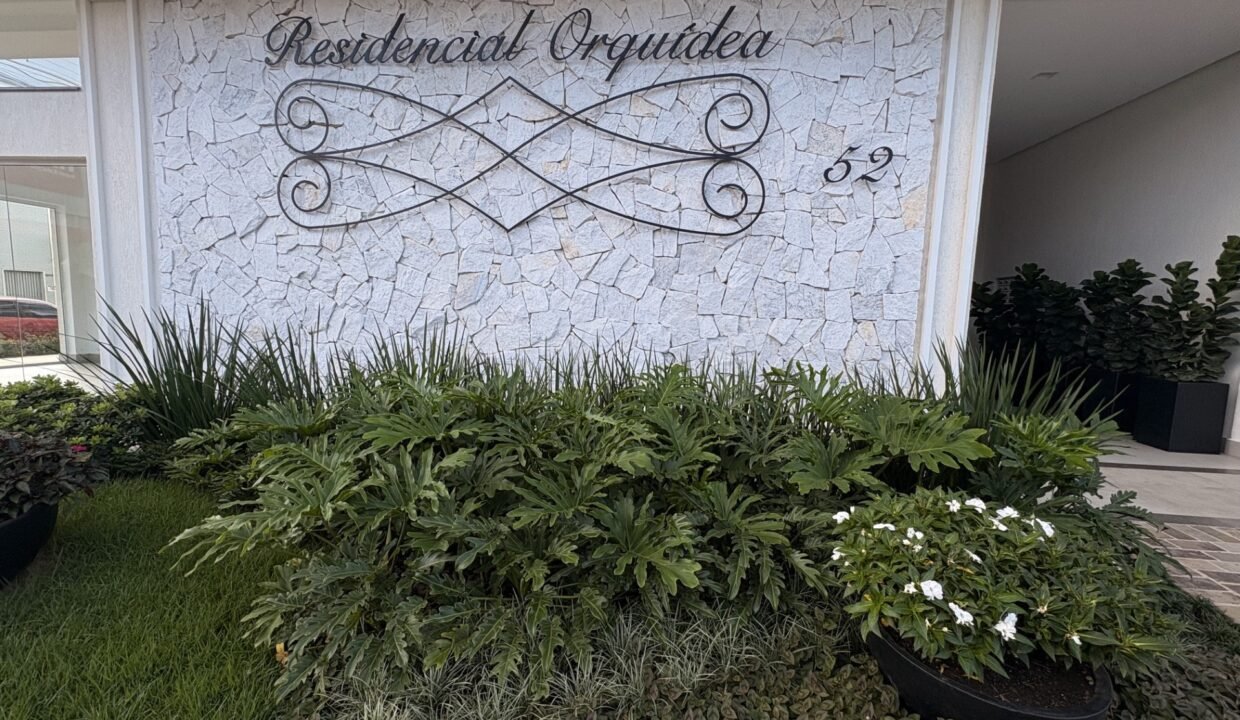 40ffe5cb-a9c0-439c-90e5-318b6db1749b