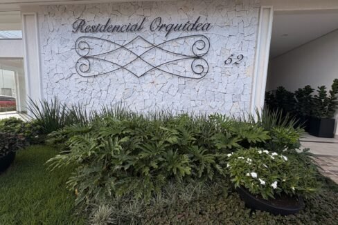 40ffe5cb-a9c0-439c-90e5-318b6db1749b