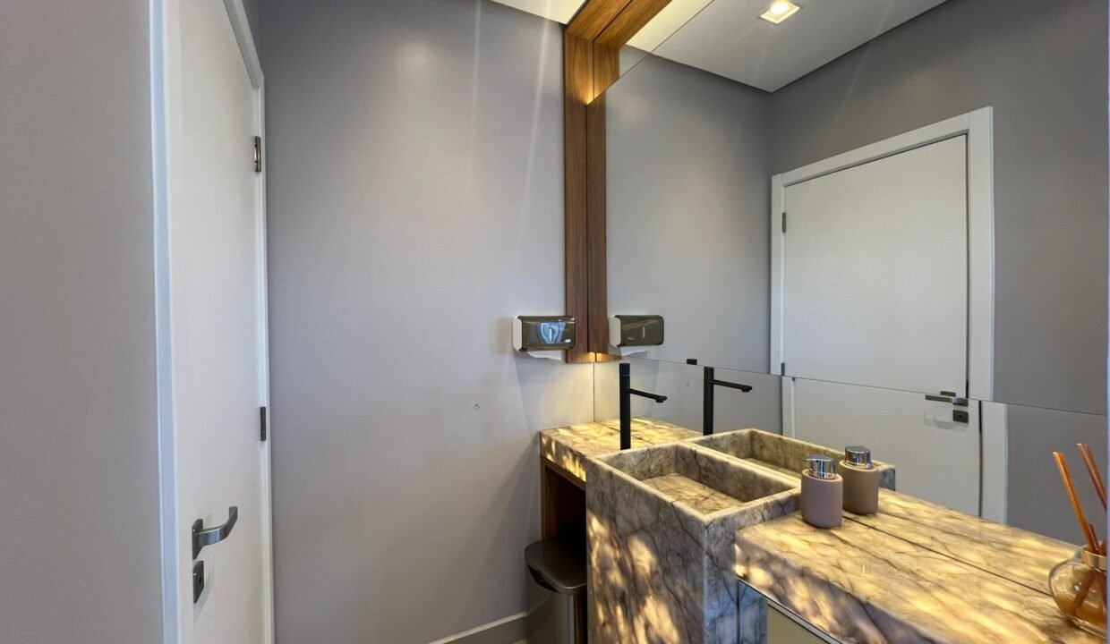 d802dd5f-9f38-4a43-8bca-a1d3c59787bf