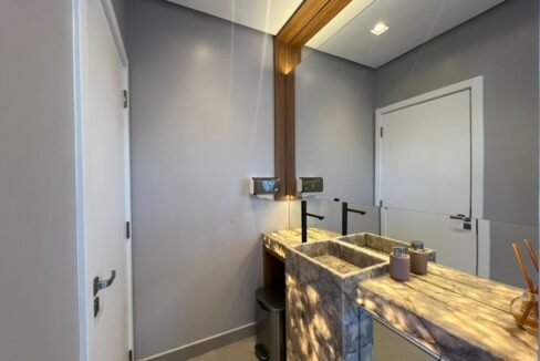 d802dd5f-9f38-4a43-8bca-a1d3c59787bf