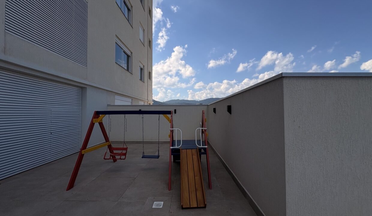 f851b3f3-d7f8-4d42-99cf-58940de7e551